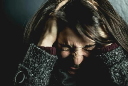 hipnoterapi menghilangkan kecemasan / anxiety disorder